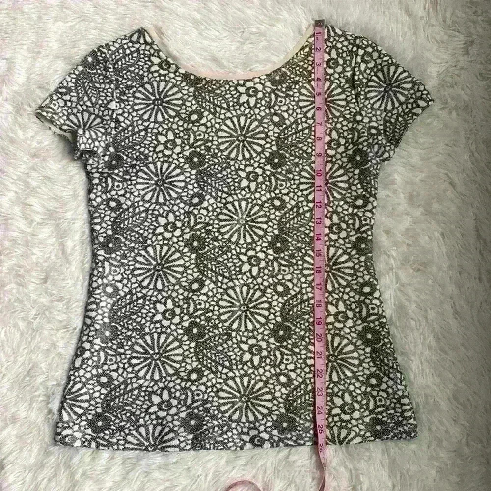 Banana Republic sequin short sleeve shirt. Black-and-white. Size medium. - Picture 5 of 7
